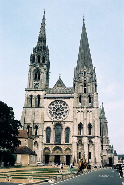 070604_Cath-Chartres_Cathedrale_Portail-Royal_1000023_Gerard-Moreau.JPG