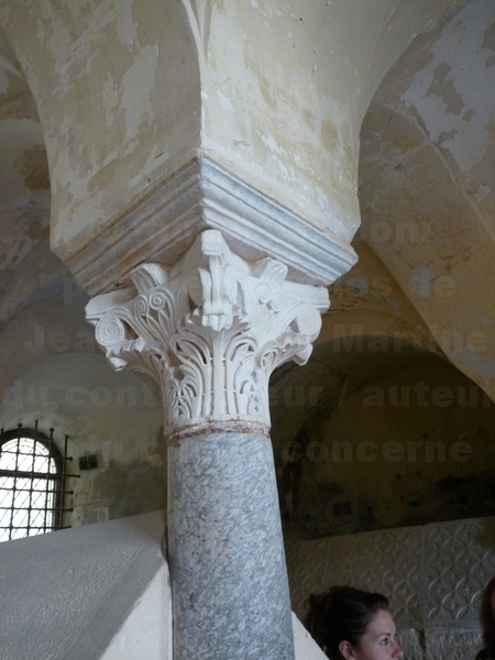 100730_Jouarre_Abbaye_Notre-Dame_crypte-7-s_P1030383_JFMARTINE.JPG