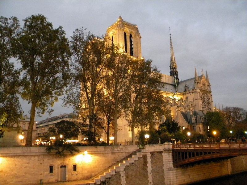 Paris-Notre-Dame-de-Paris_09-11-2009_DSCN0121_JFMartine.JPG